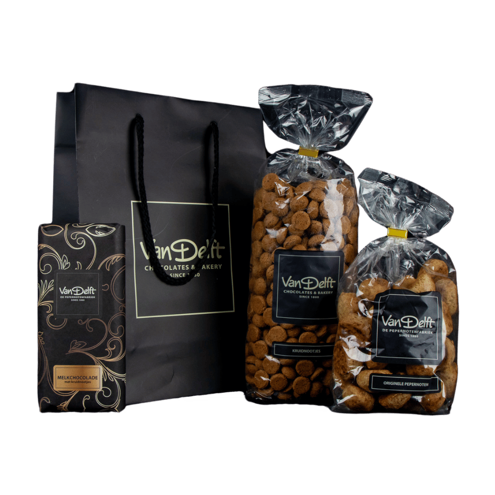 featured image Cadeauset met reep, kruidnoten (500gr) en oud hollandse pepernoten