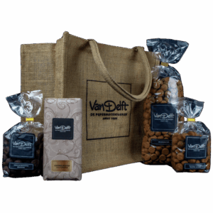 Jute Draagtas met 500gram naturel kruidnoten, brownie, truffel kaneel en cookie dough chocoladereep