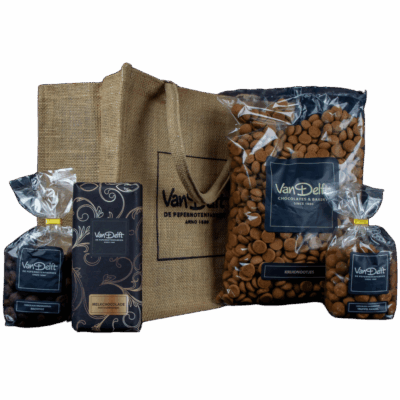 Jute Draagtas met 1000gram naturel kruidnoten, brownie, truffel kaneel en melk chocoladereep